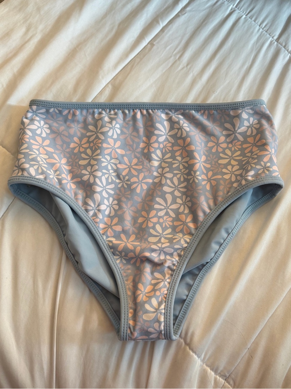 Coconut Ave High-waisted bottoms